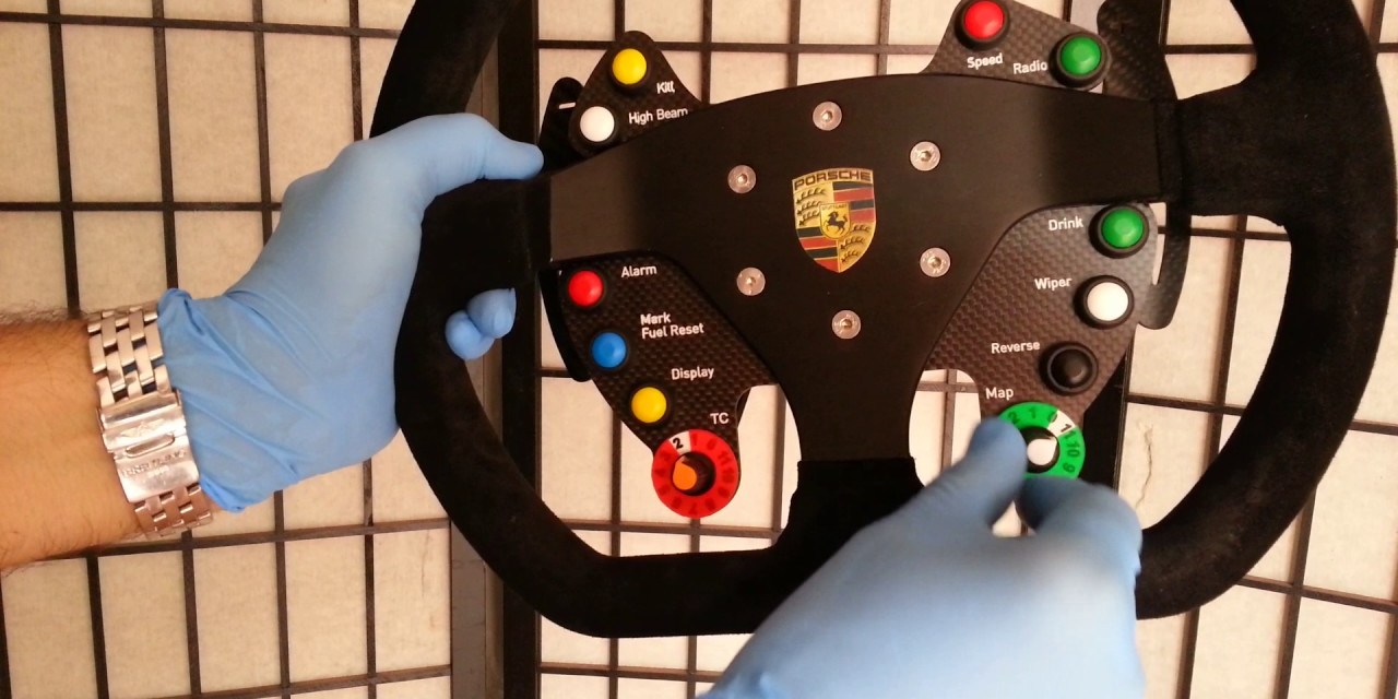 Volant Porsche RS GT3 par Léopoldo Ramirez