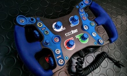 Du bleu pour le volant Formula de Cube Controls