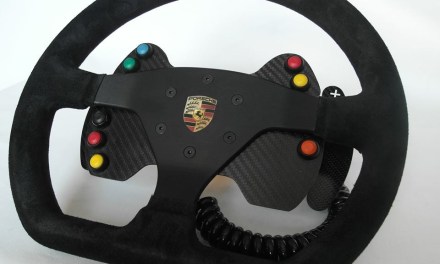Button plate pour volant Porsche chez NSH Racing