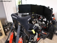 Review du support triple screen de JCL Simracing : Retour aux écrans ?