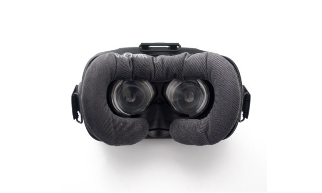 Un nouveau cover en velour pour le HTC Vive par VR Cover