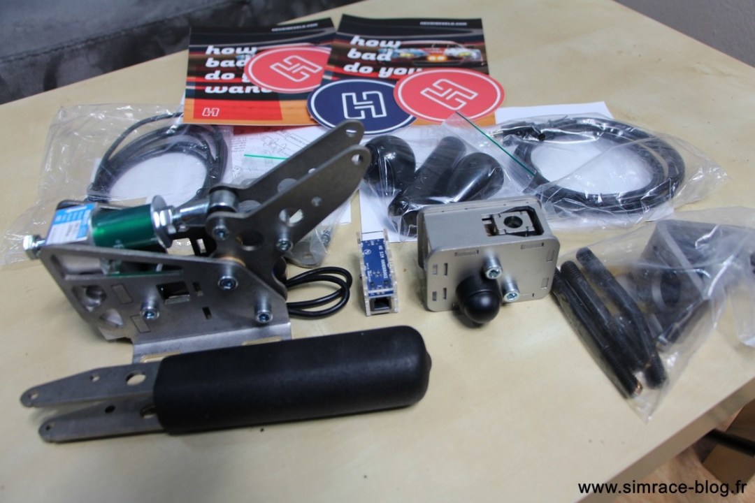 Review à venir : Heusinkveld Handbrake et Shifter