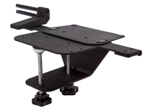 Le table-clamp Fanatec et le support livré d'origine